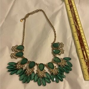 🤑🤑🤑 5 FOR $35 🤑🤑🤑 Green and gold glass necklace